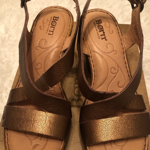 Born bronze Tomar strap sandals 8~ Brand New with box - Picture 3 of 10